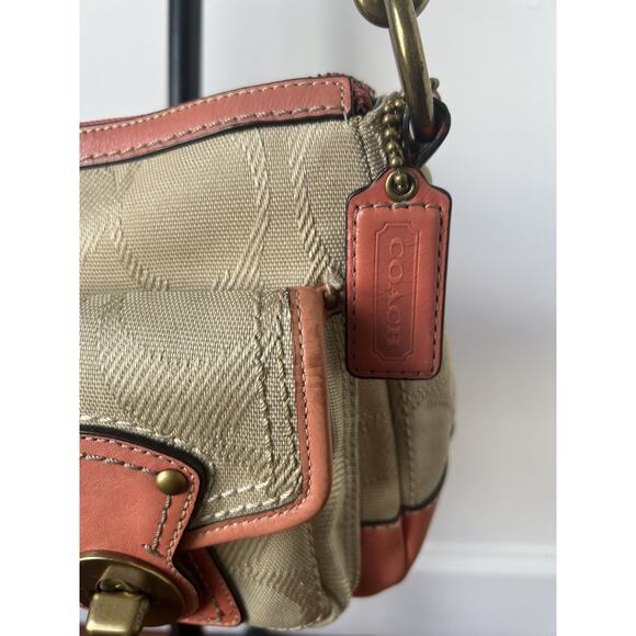 RARE Y2K COACH Legacy Signature Beige Coral/Pink Leather Shoulder Bag w/Turnlock - Picture 4 of 16